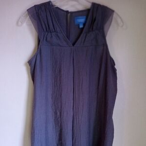 Vera Wang sleeveless V-Neck pintuck women's size medium